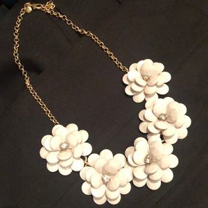 Floral Statement Necklace 🌸